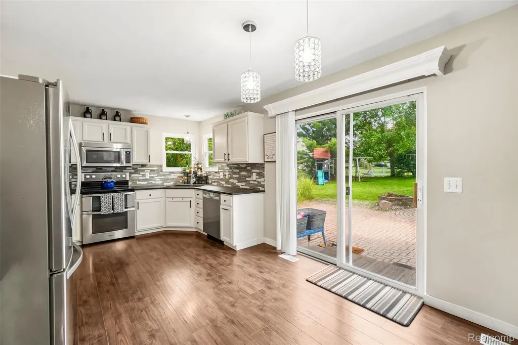 696 Vincent Street Pinckney Village MI 48169
