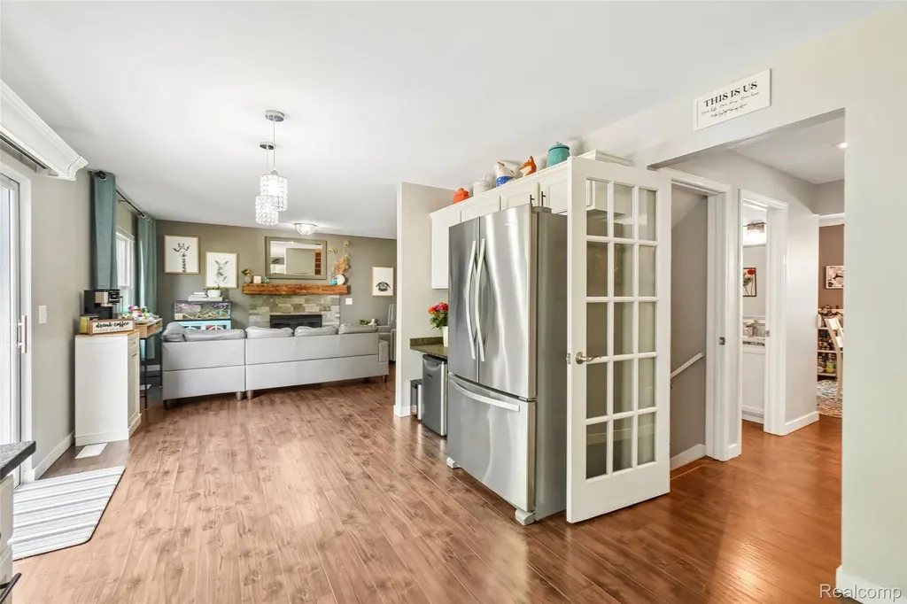 696 Vincent Street Pinckney Village MI 48169