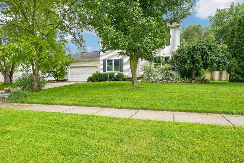 696 Vincent Street Pinckney Village MI 48169