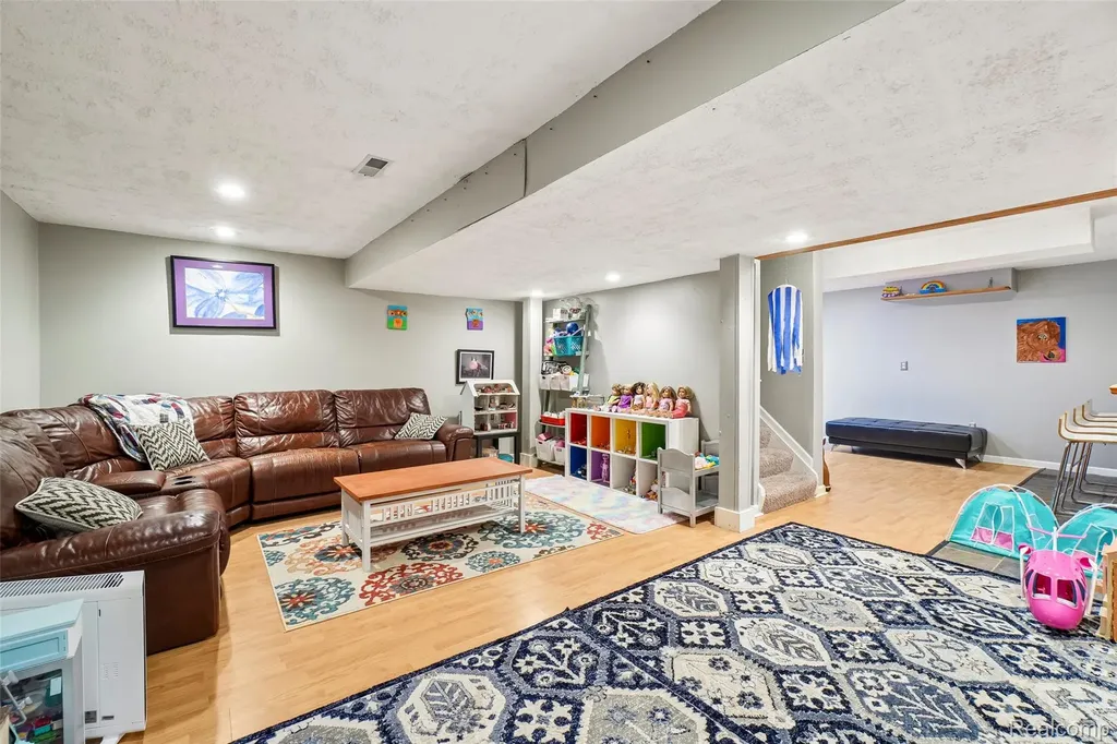 696 Vincent Street Pinckney Village MI 48169