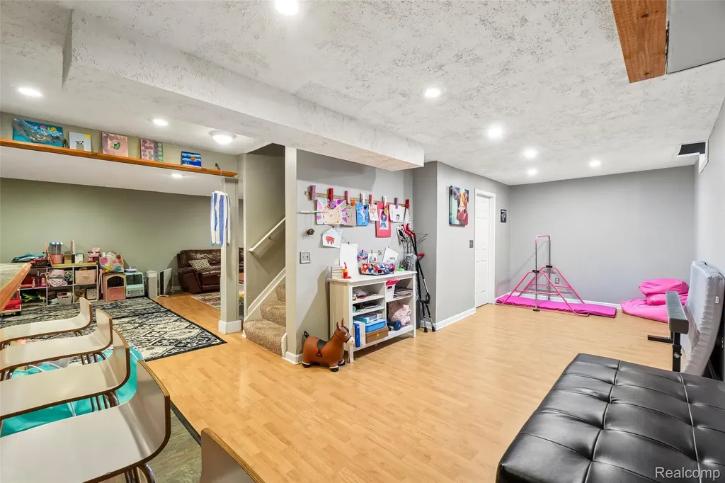 696 Vincent Street Pinckney Village MI 48169