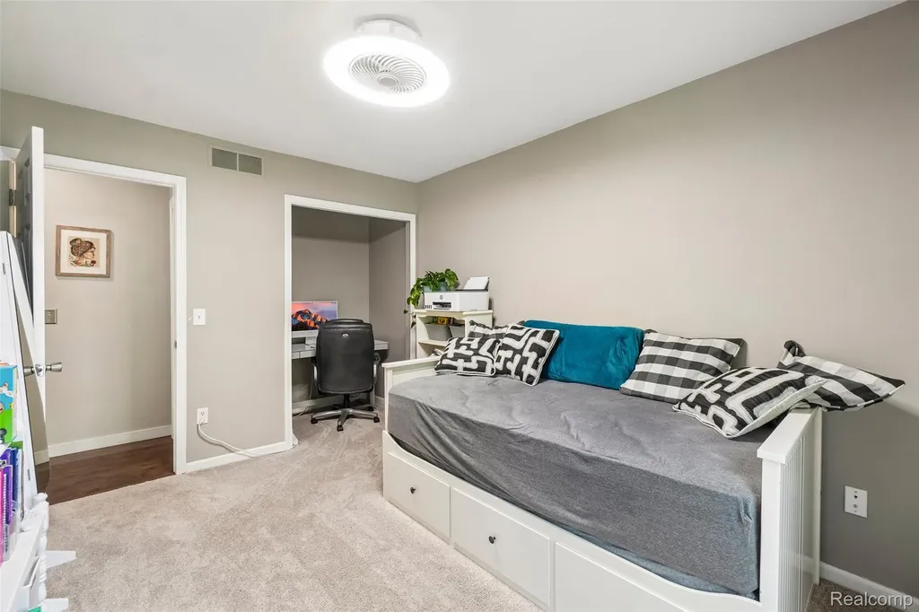 696 Vincent Street Pinckney Village MI 48169