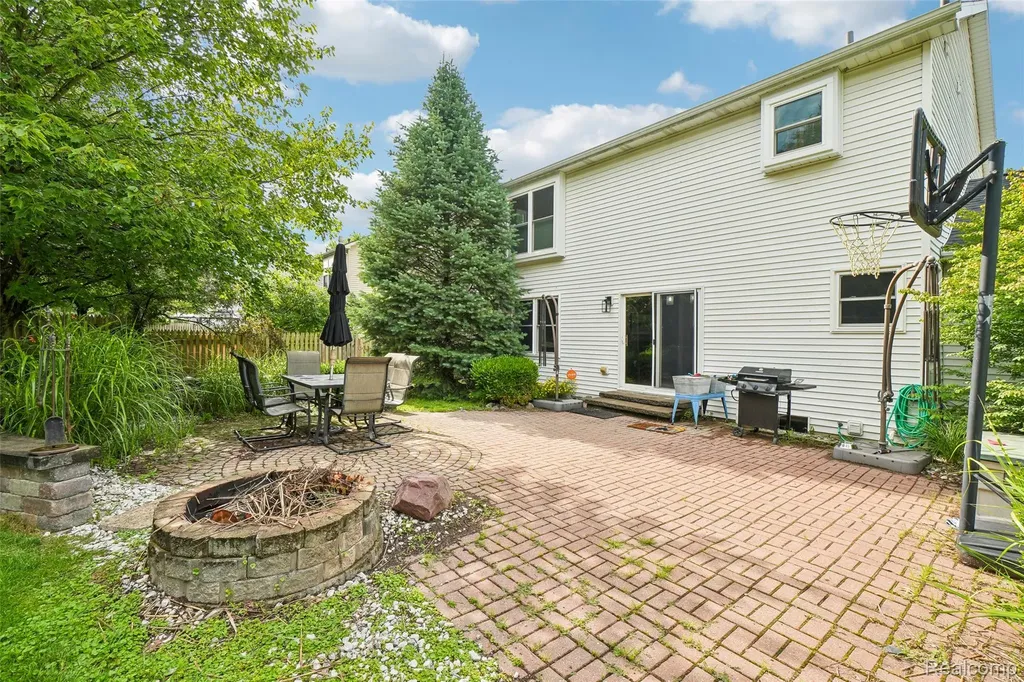 696 Vincent Street Pinckney Village MI 48169