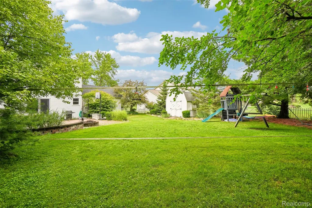 696 Vincent Street Pinckney Village MI 48169