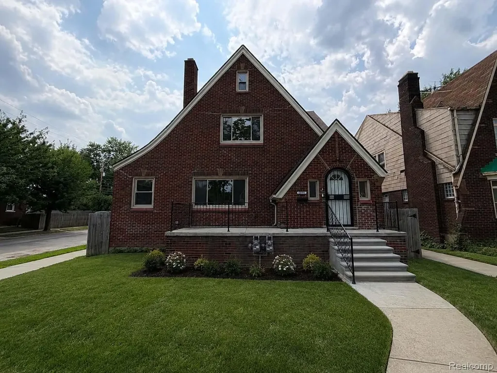 5903 Kensington Avenue Detroit City MI 48224