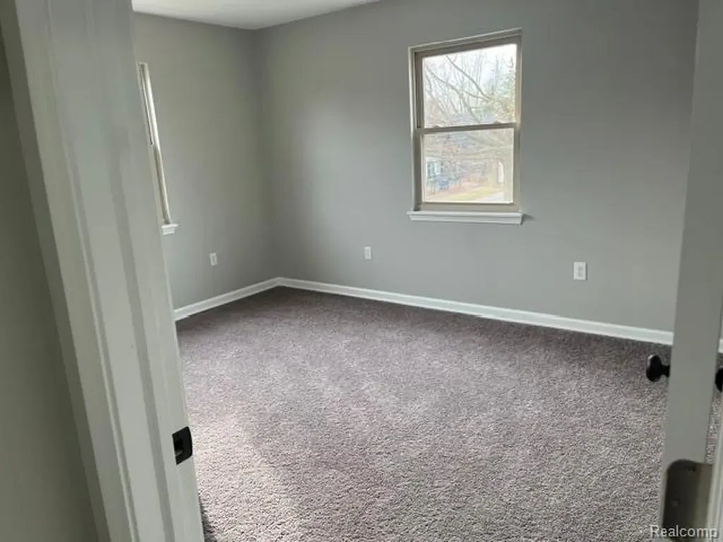 5903 Kensington Avenue Detroit City MI 48224