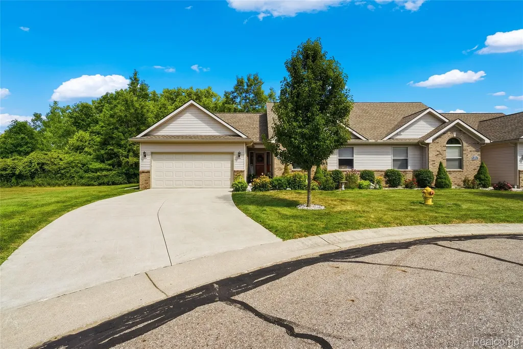 5429 Pintail Court Burton City MI 48509