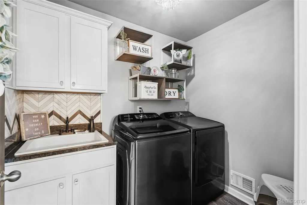 5429 Pintail Court Burton City MI 48509