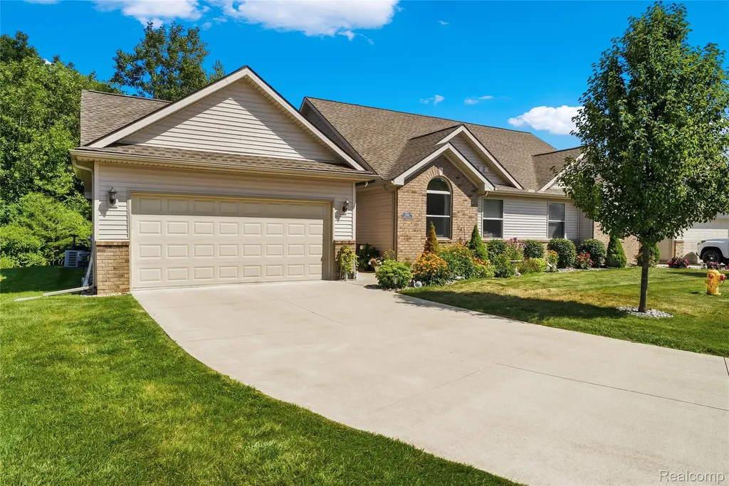 5429 Pintail Court Burton City MI 48509