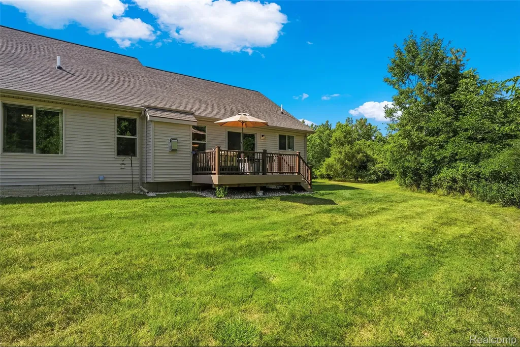 5429 Pintail Court Burton City MI 48509