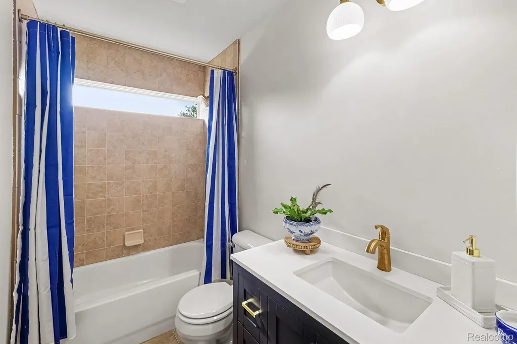 1105 Riverside Street Milford Village MI 48381