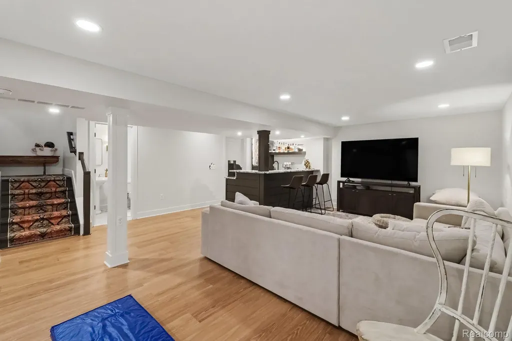 1105 Riverside Street Milford Village MI 48381