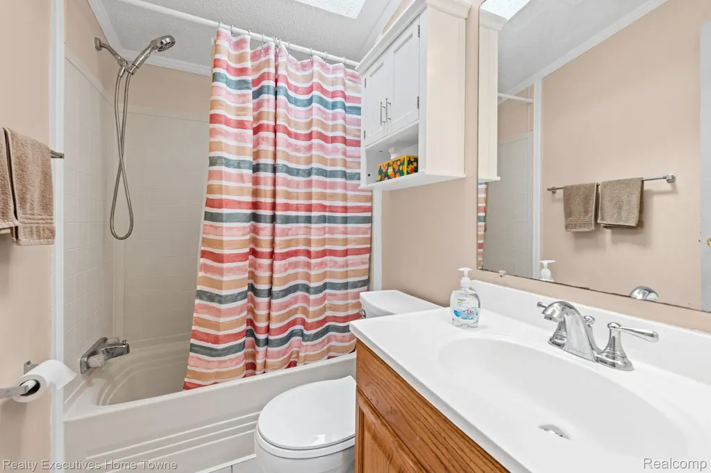 5317 Bart Casco Township MI 48064