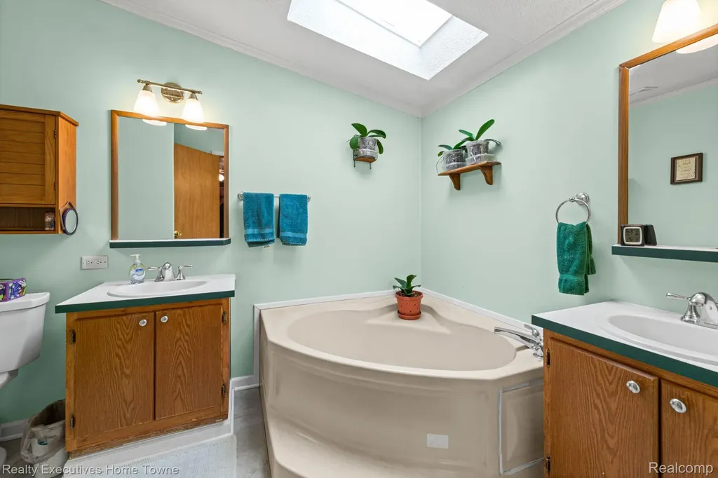 5317 Bart Casco Township MI 48064