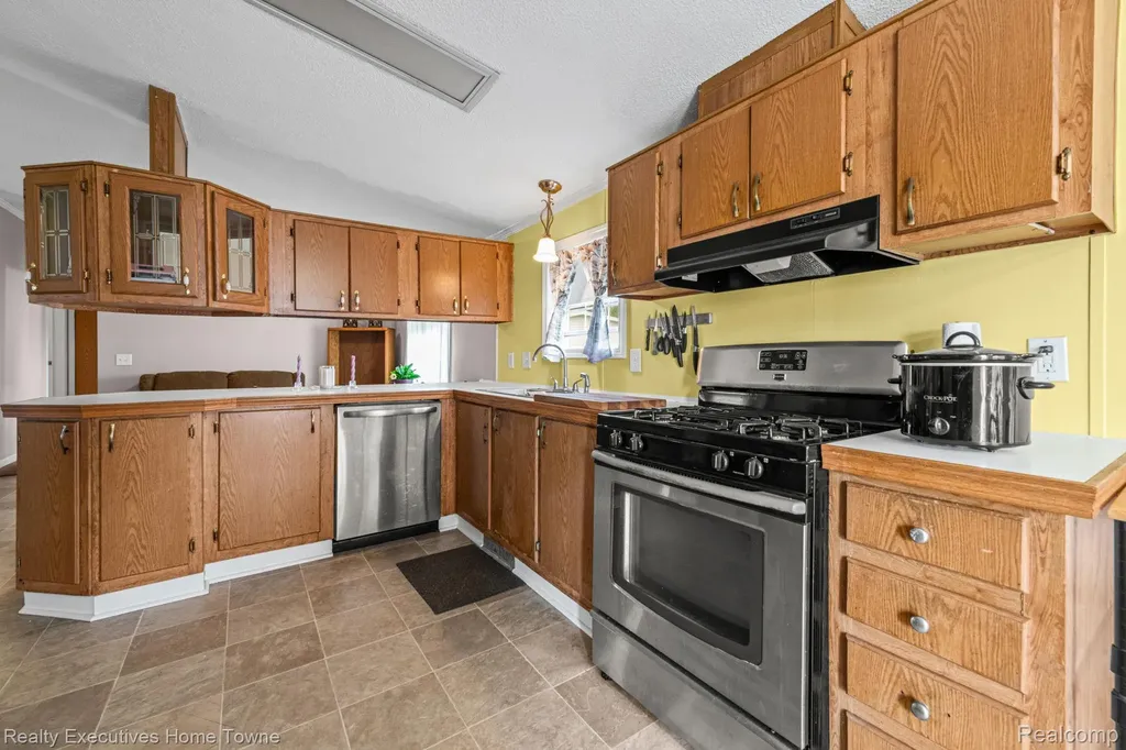 5317 Bart Casco Township MI 48064