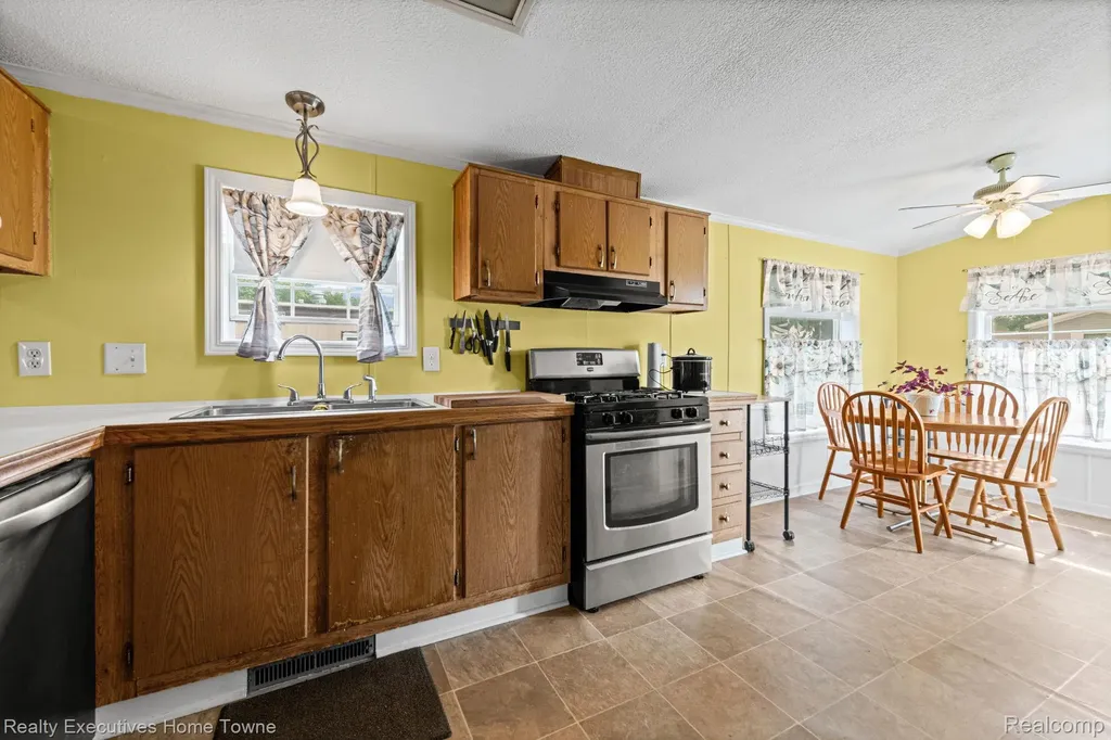 5317 Bart Casco Township MI 48064