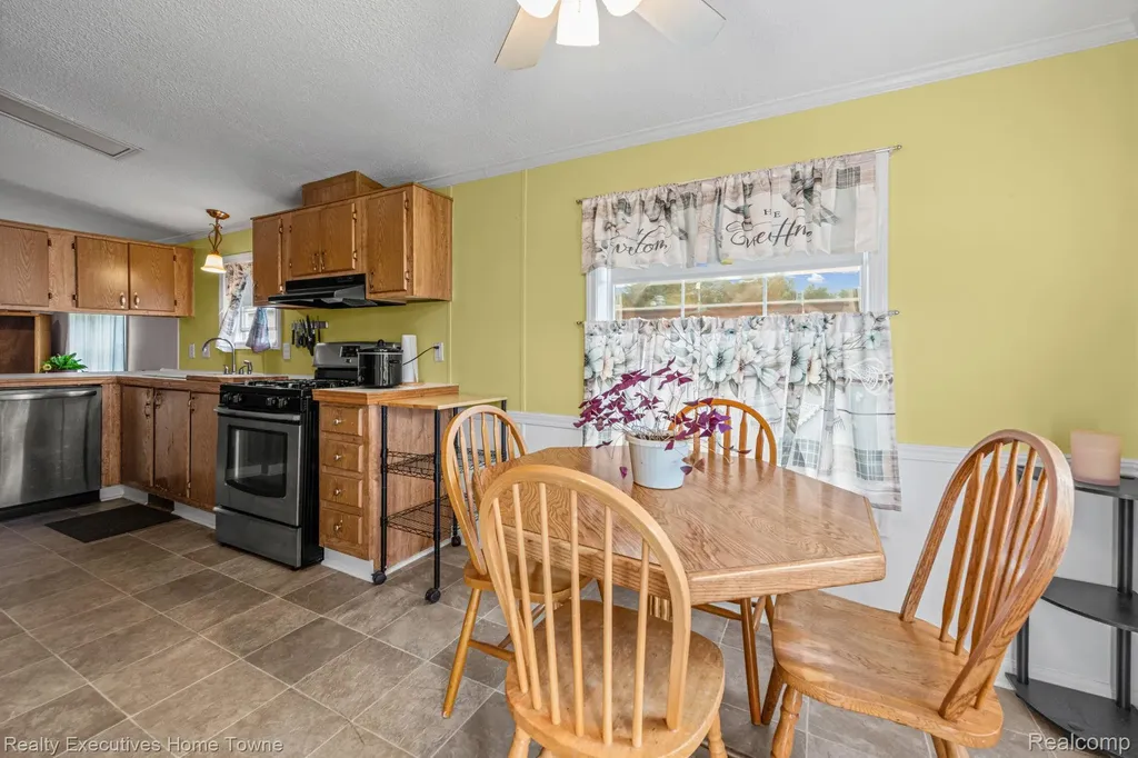 5317 Bart Casco Township MI 48064