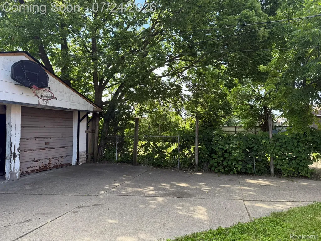 7296 Memorial Street Detroit City MI 48228