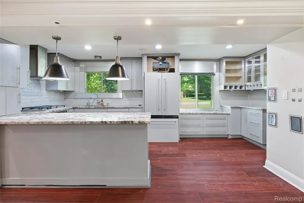 3812 Terrybrook Road West Bloomfield Charter Township MI 48322