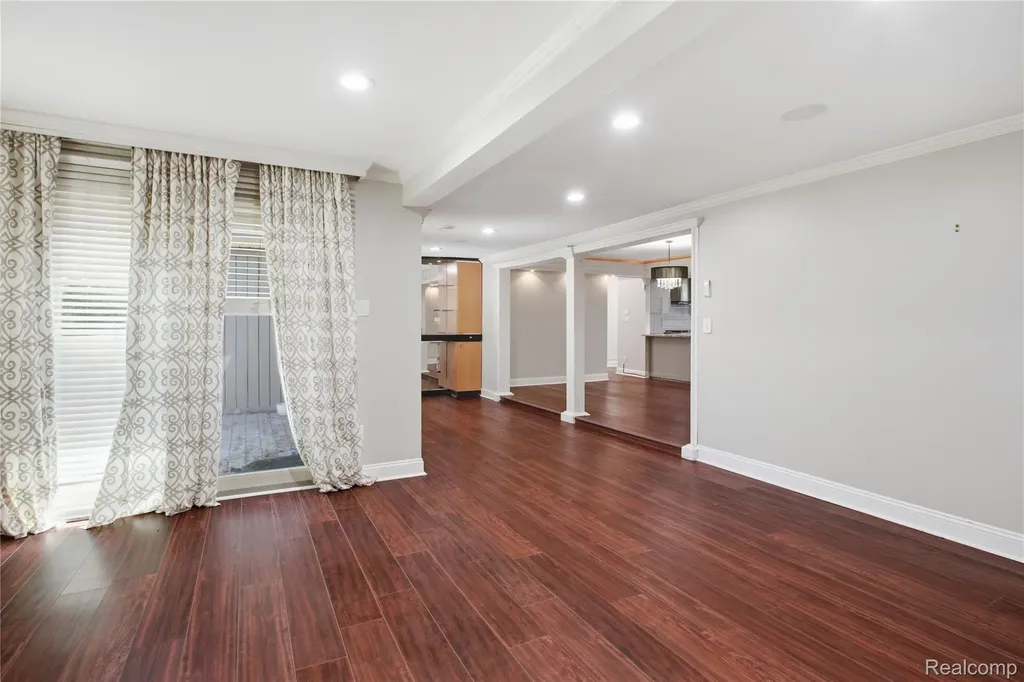 3812 Terrybrook Road West Bloomfield Charter Township MI 48322