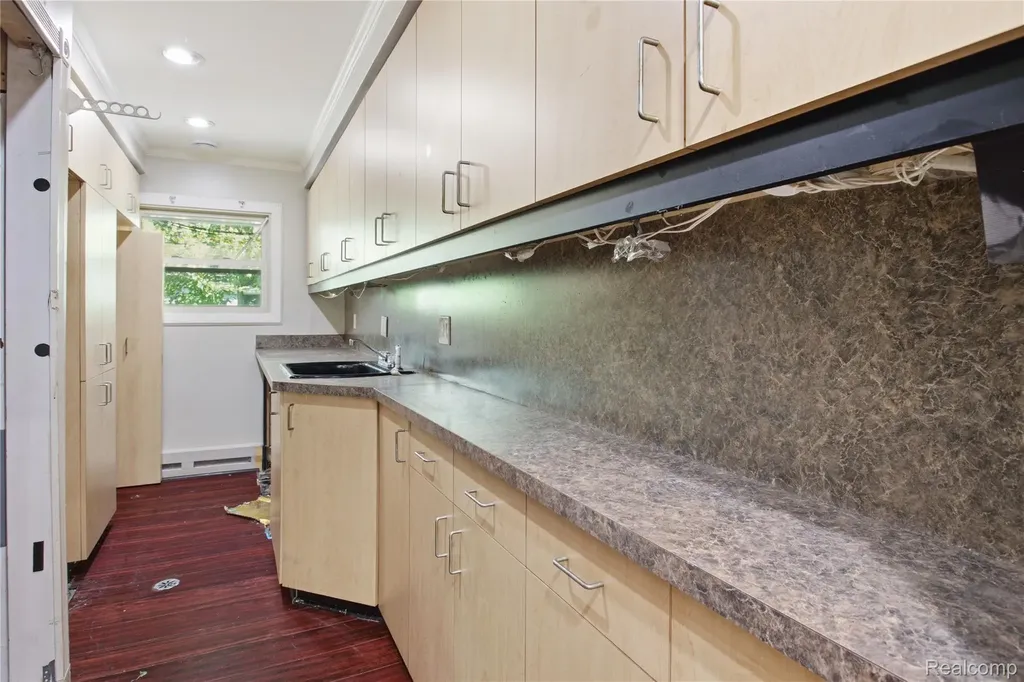3812 Terrybrook Road West Bloomfield Charter Township MI 48322