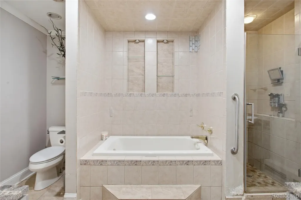 3812 Terrybrook Road West Bloomfield Charter Township MI 48322