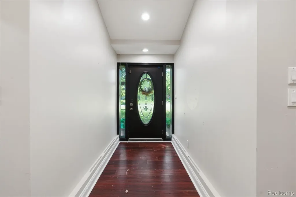3812 Terrybrook Road West Bloomfield Charter Township MI 48322