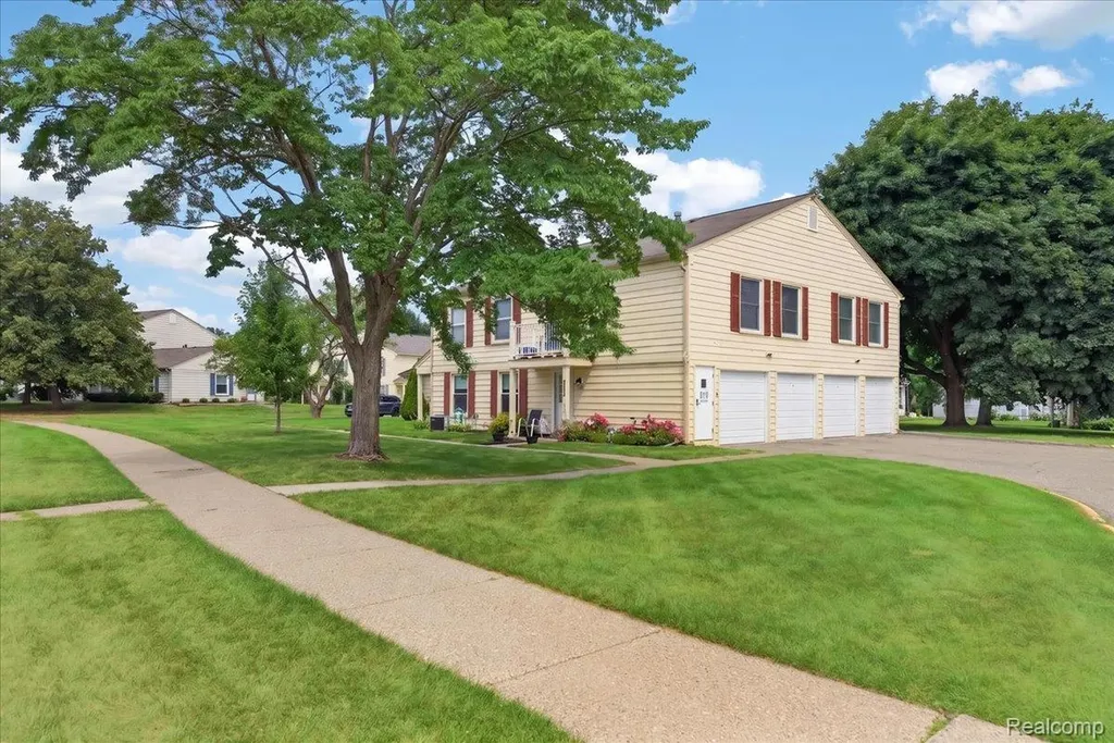 2818 Willow Court Orion Charter Township MI 48360