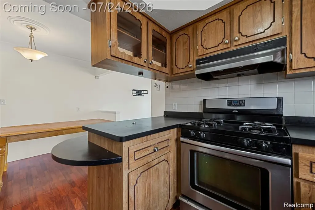 11447 Edwin Drive Warren City MI 48093
