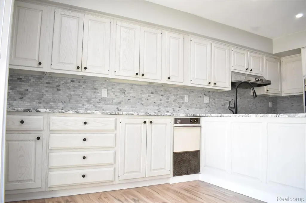 2073 Bordeaux Street West Bloomfield Charter Township MI 48323