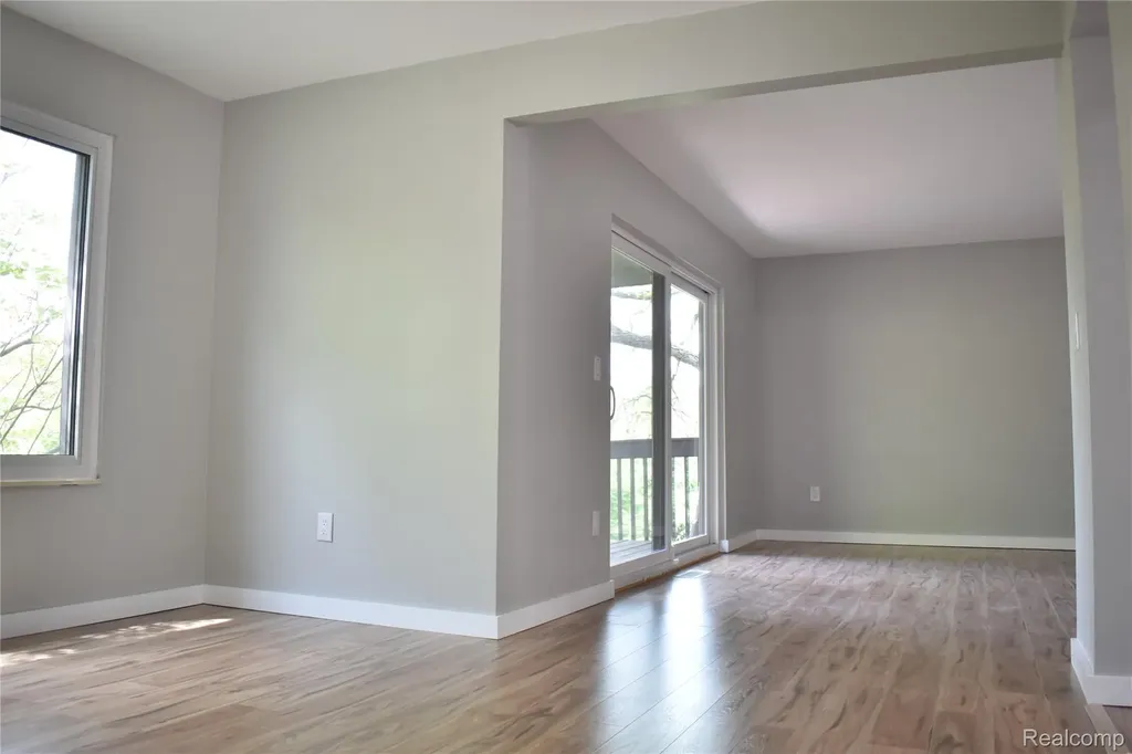 2073 Bordeaux Street West Bloomfield Charter Township MI 48323