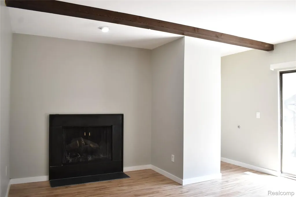 2073 Bordeaux Street West Bloomfield Charter Township MI 48323