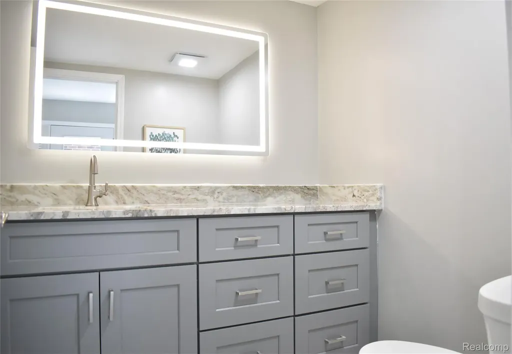 2073 Bordeaux Street West Bloomfield Charter Township MI 48323
