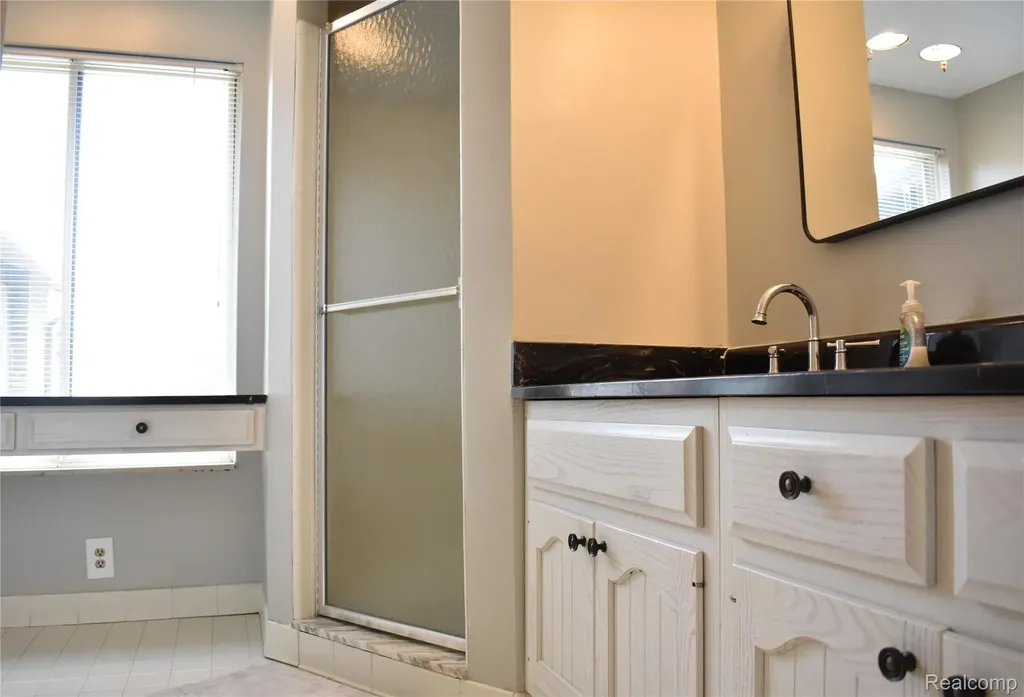 2073 Bordeaux Street West Bloomfield Charter Township MI 48323
