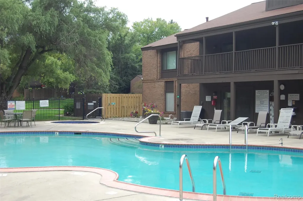 2073 Bordeaux Street West Bloomfield Charter Township MI 48323