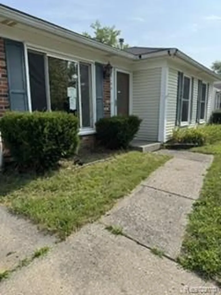 29108 Riveroak Drive Romulus City MI 48174