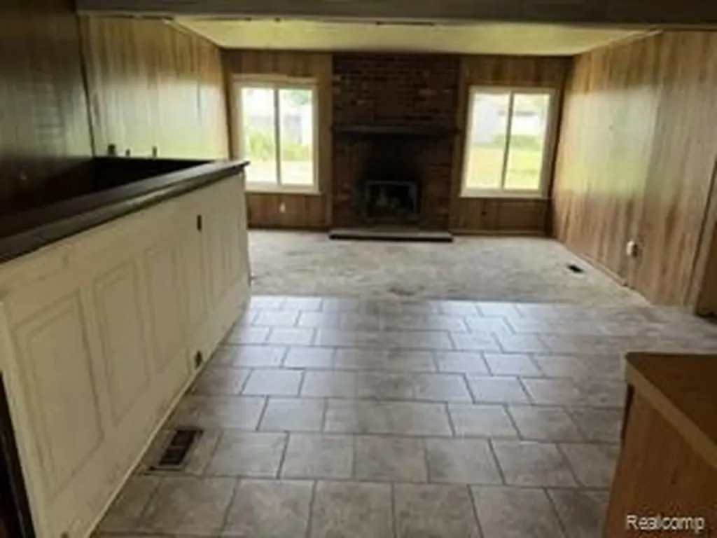 29108 Riveroak Drive Romulus City MI 48174
