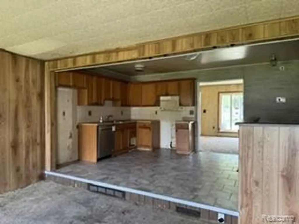29108 Riveroak Drive Romulus City MI 48174