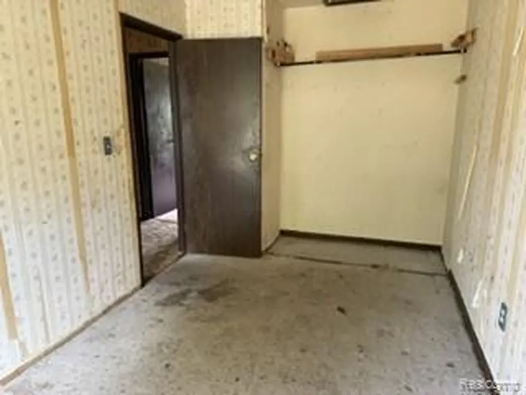 29108 Riveroak Drive Romulus City MI 48174