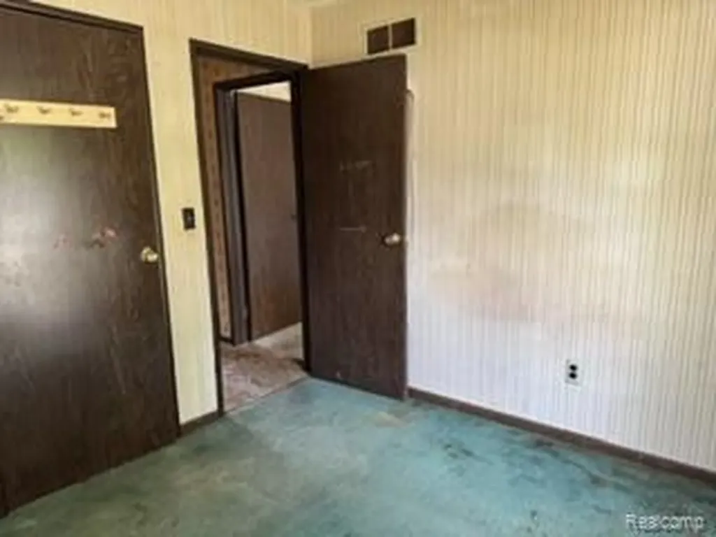 29108 Riveroak Drive Romulus City MI 48174