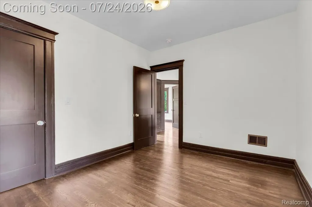 1794 Seyburn Street Detroit City MI 48214