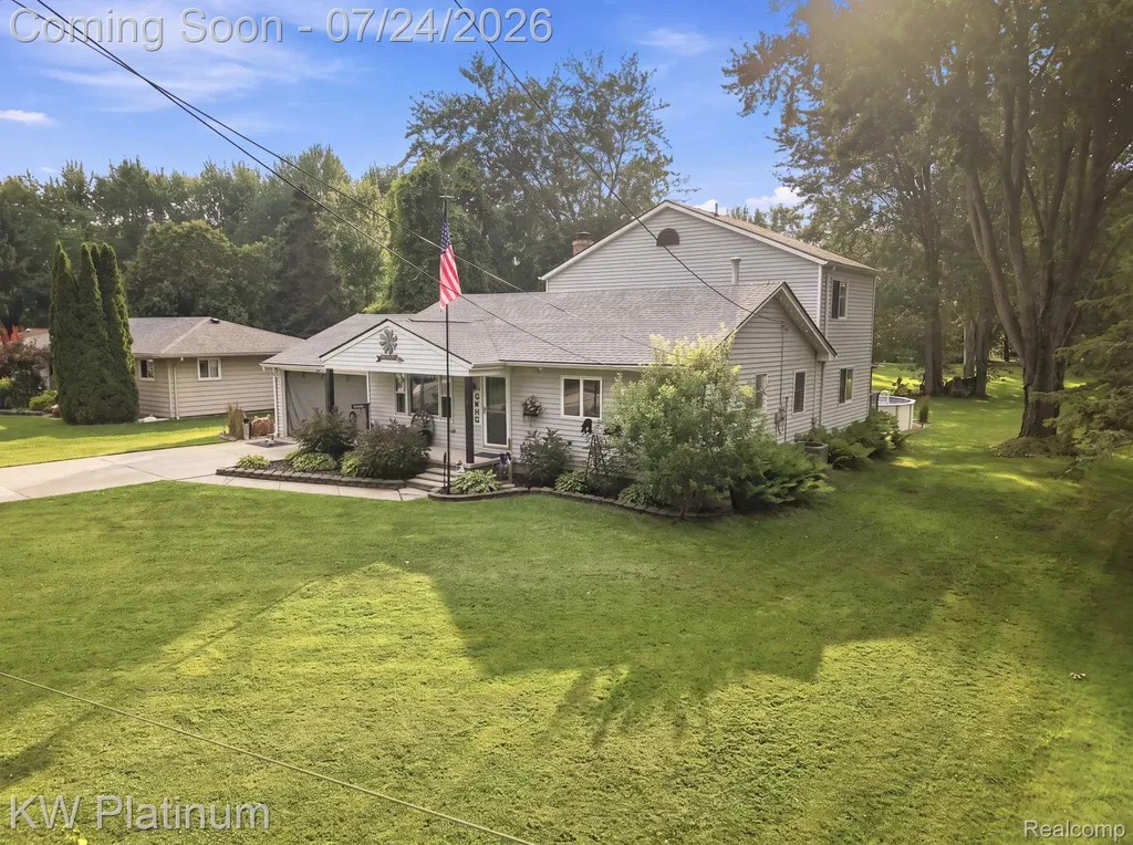 47389 Sugarbush Road Chesterfield Township MI 48047