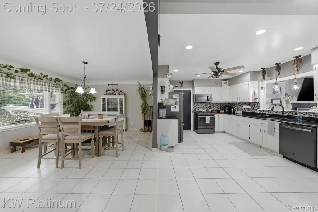 47389 Sugarbush Road Chesterfield Township MI 48047