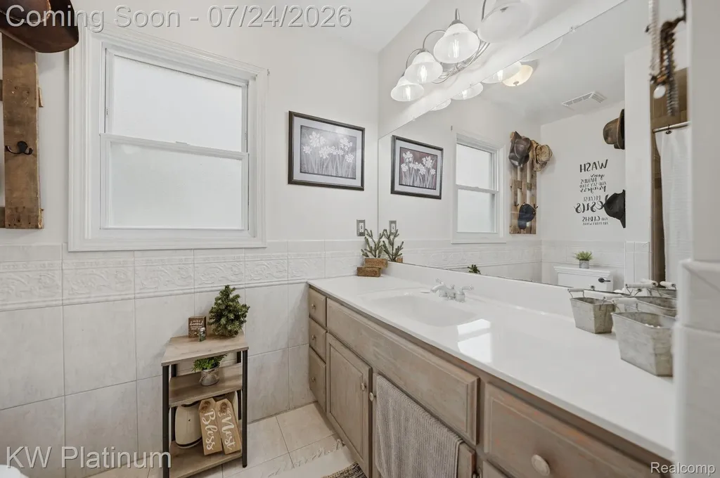 47389 Sugarbush Road Chesterfield Township MI 48047