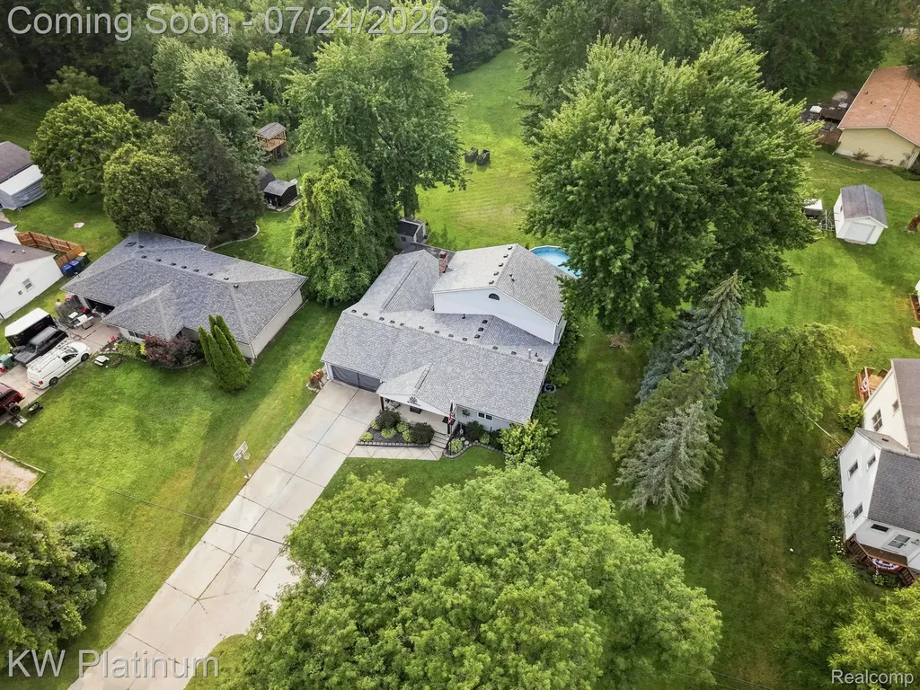 47389 Sugarbush Road Chesterfield Township MI 48047