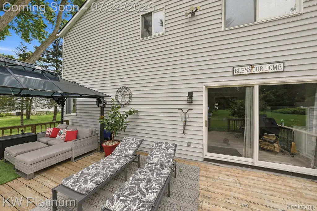 47389 Sugarbush Road Chesterfield Township MI 48047