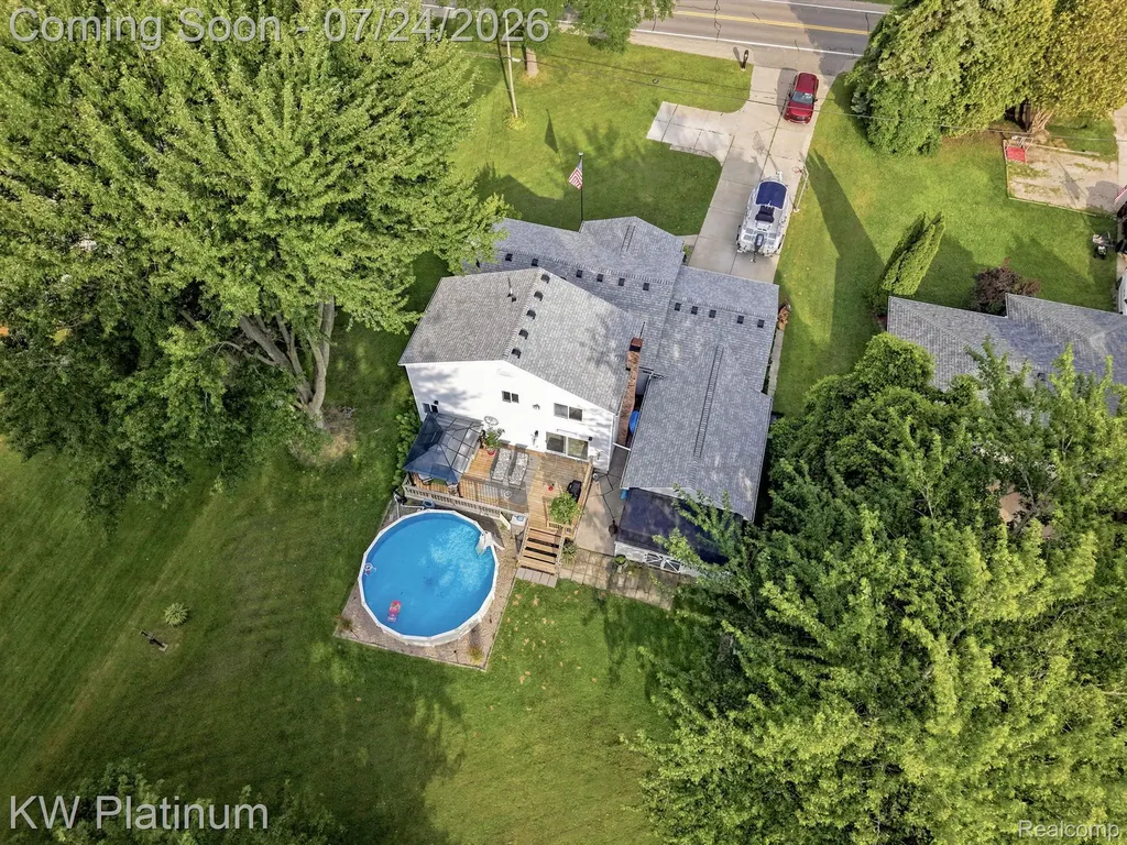 47389 Sugarbush Road Chesterfield Township MI 48047