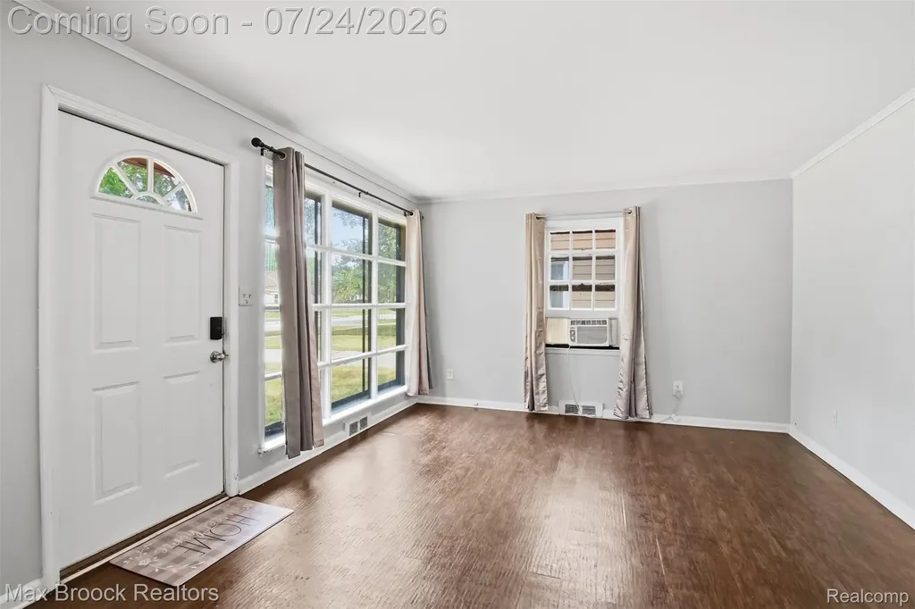 10431 Corning Street Oak Park City MI 48237