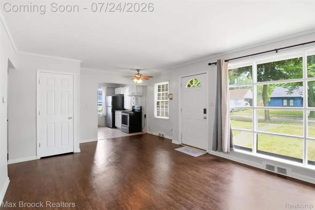 10431 Corning Street Oak Park City MI 48237