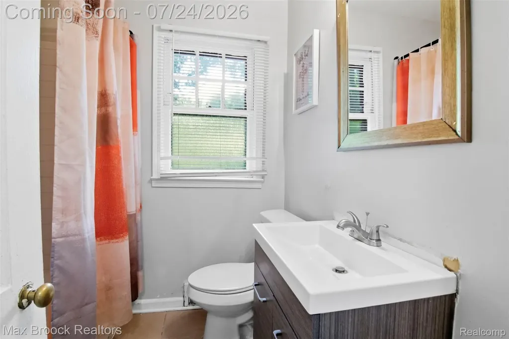 10431 Corning Street Oak Park City MI 48237